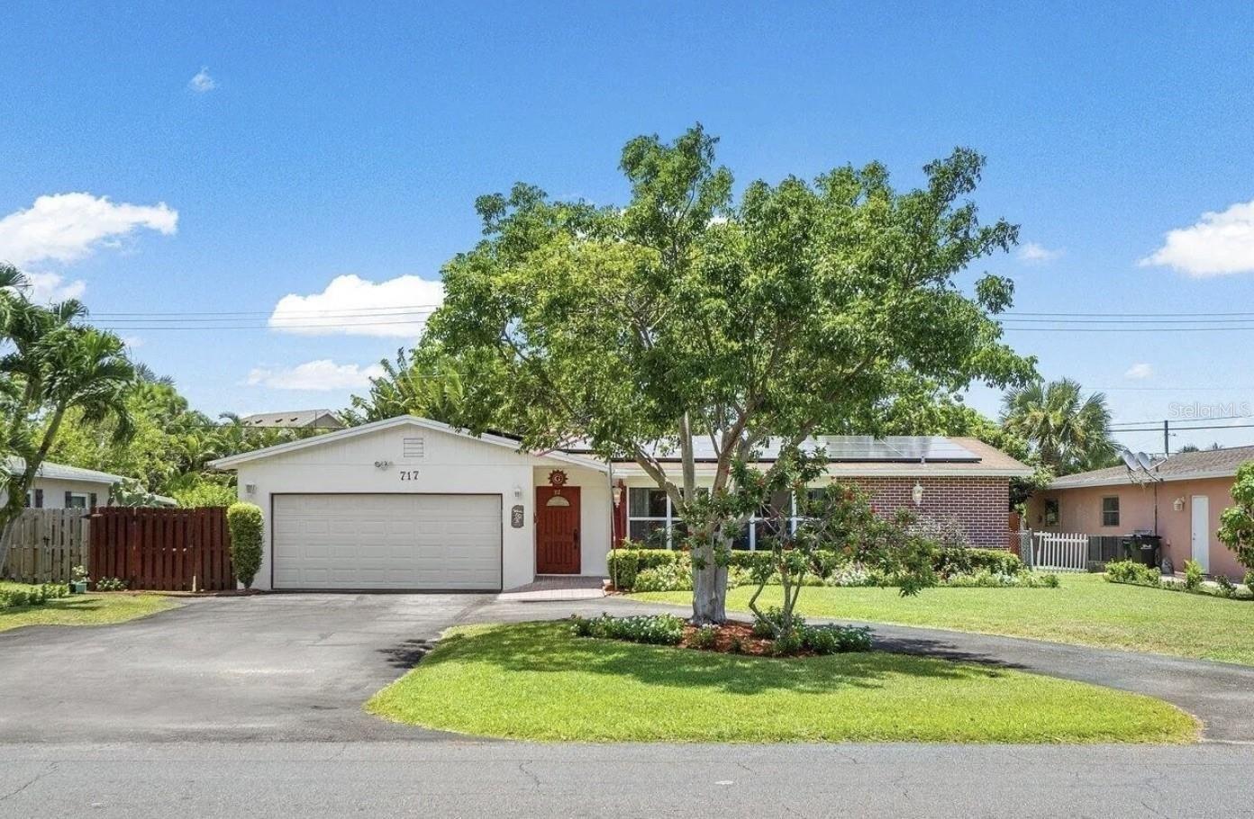 Property Image for 717 Lindell Boulevard