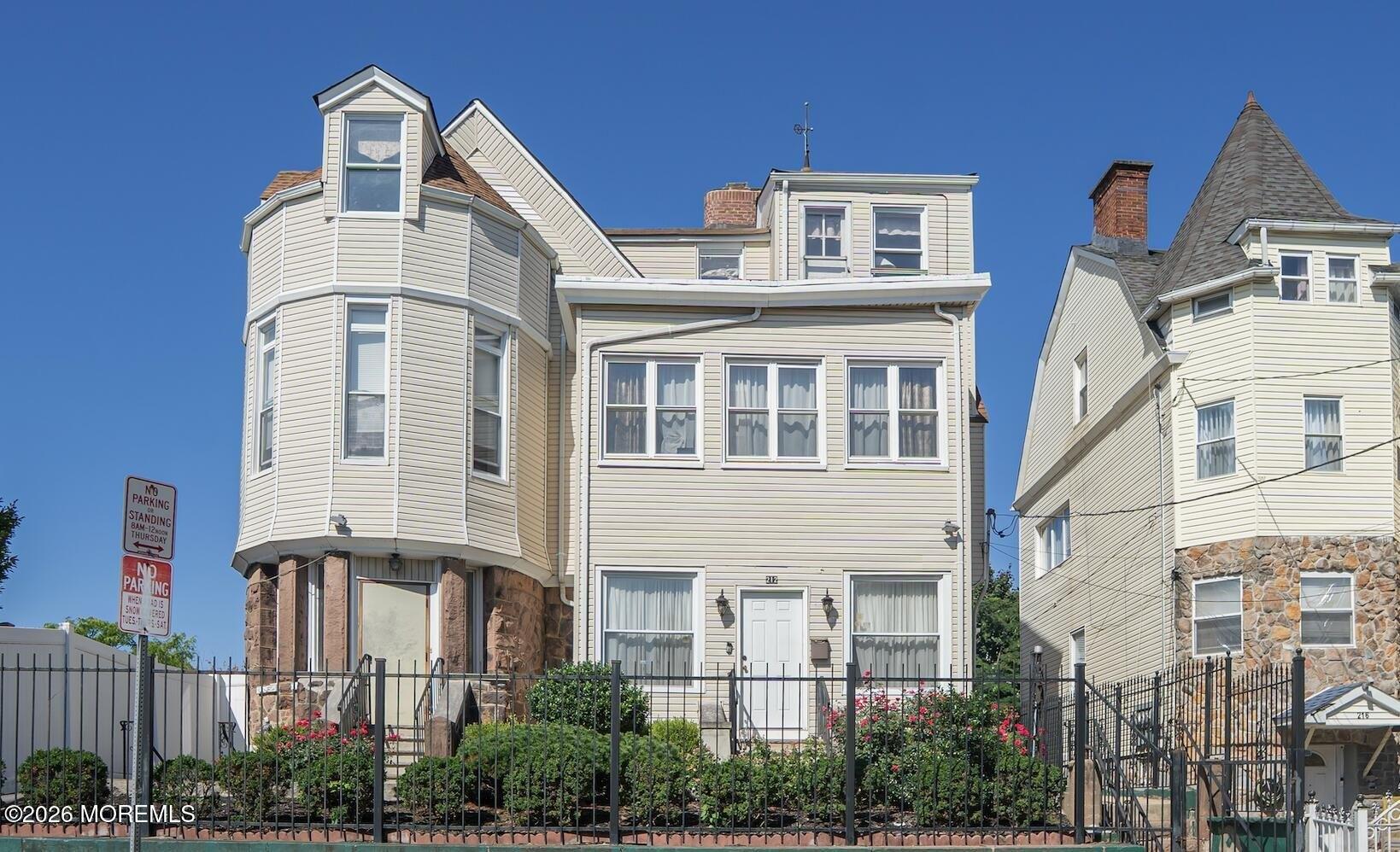 Property Image for 212-214 Clifton Avenue