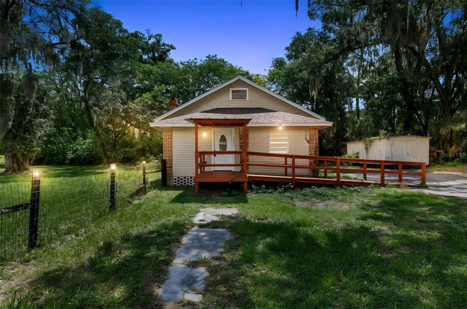 Property Image for 1921 Ne 8th Road