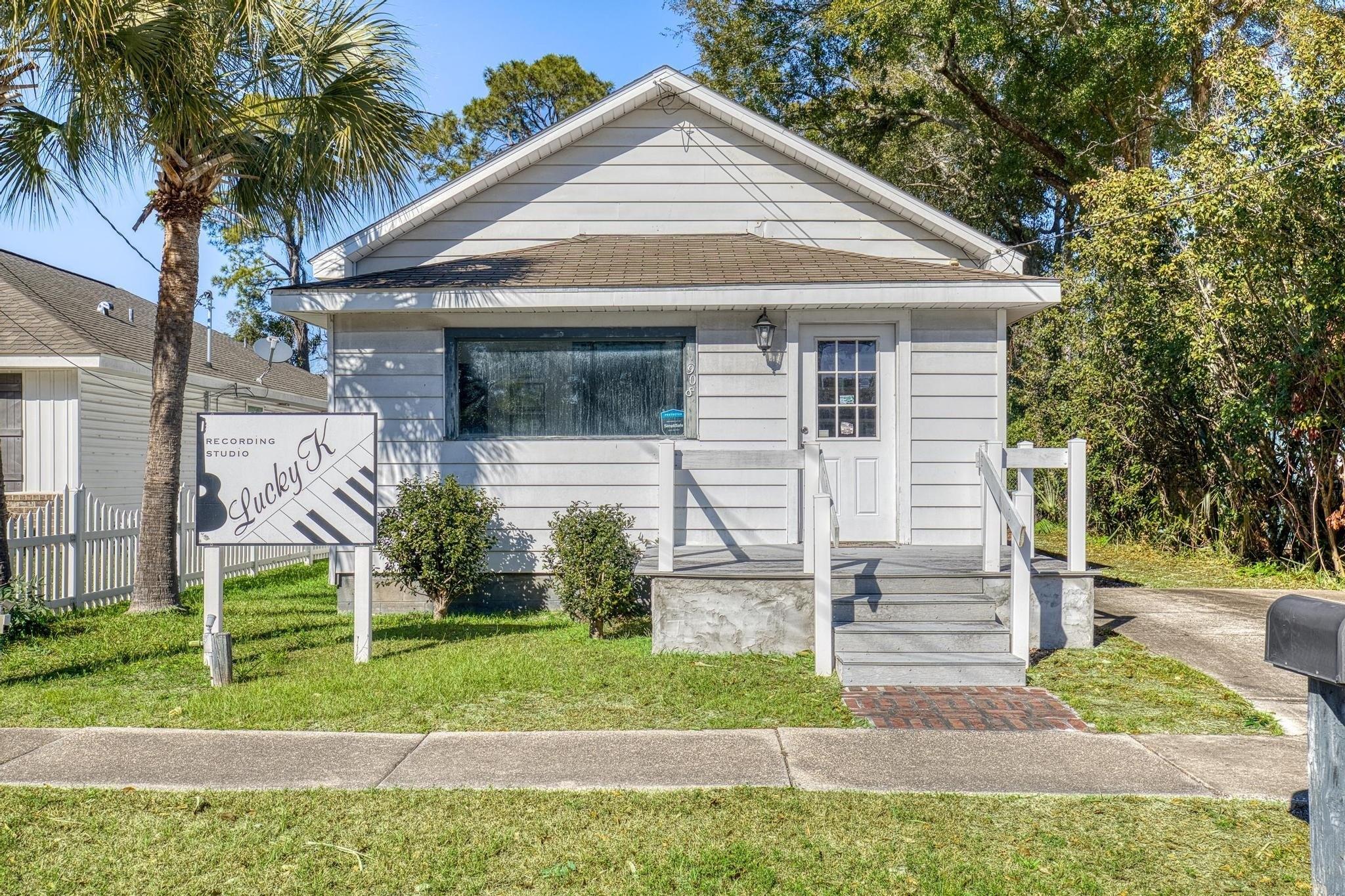Property Image for 908 W Government Street