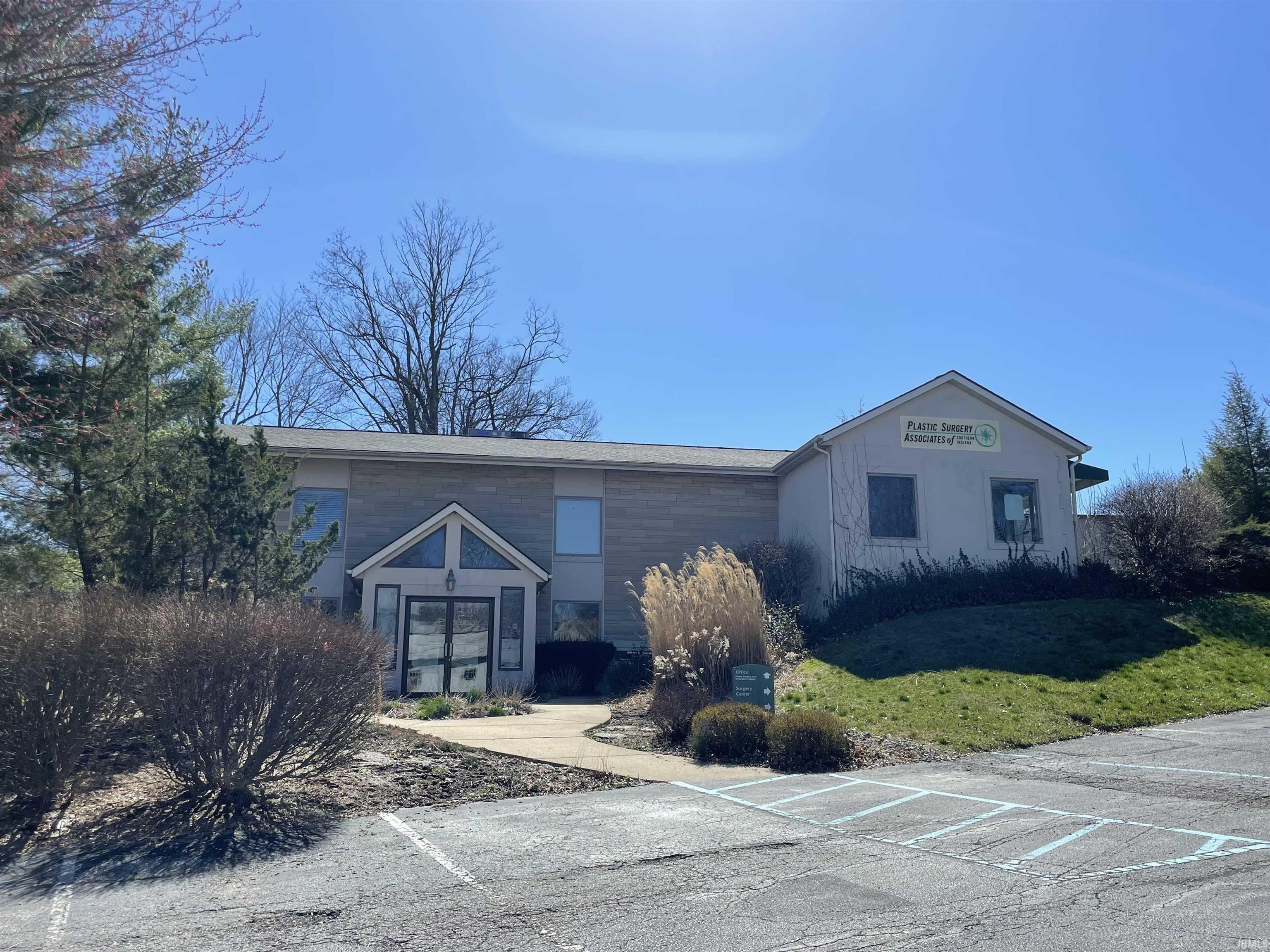 Property Image for 1455 W Bloomfield Road