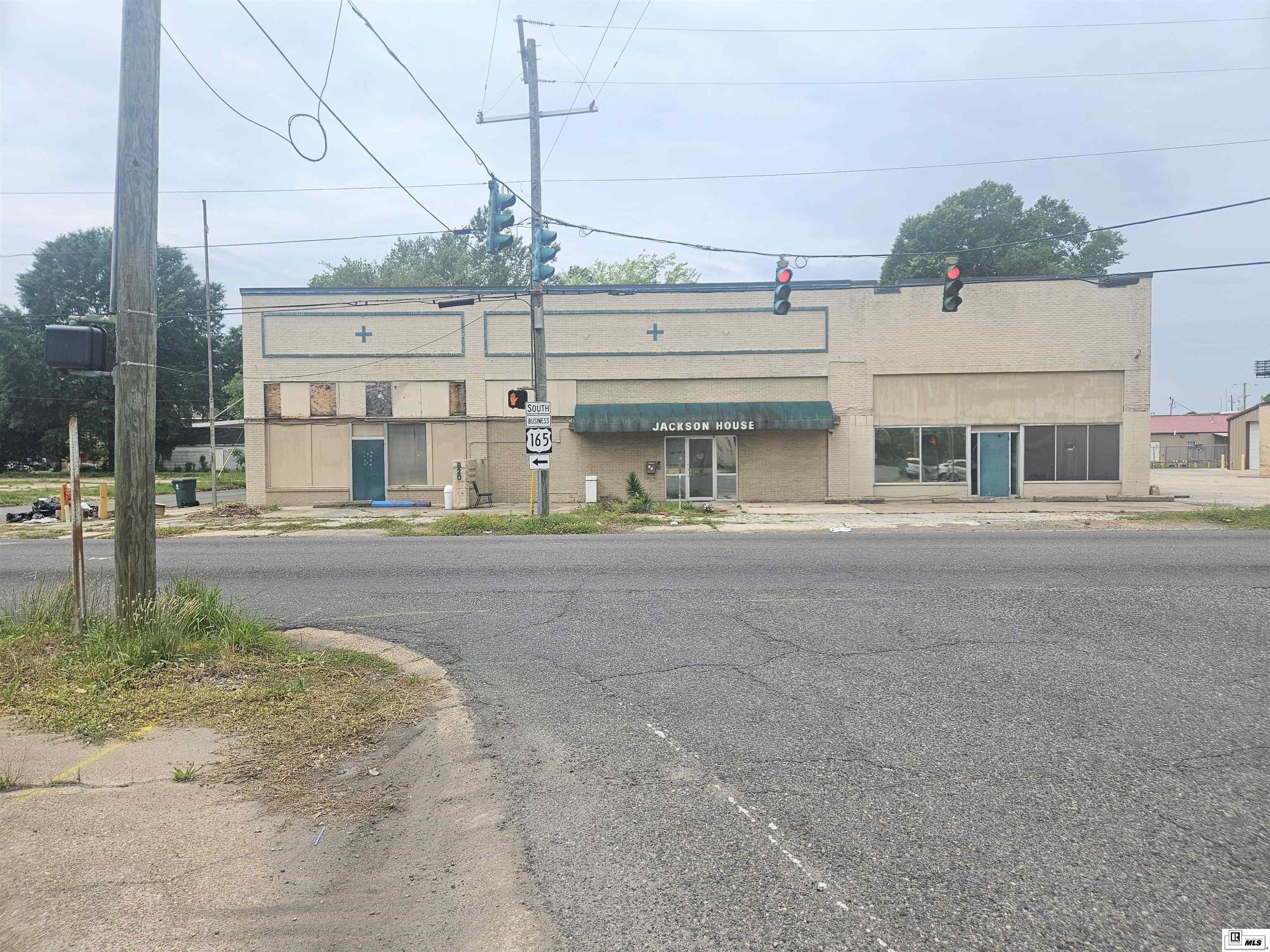 Property Image for 820 Jackson St, Monroe, LA 71201