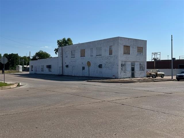 Property Image for 330 W 12th