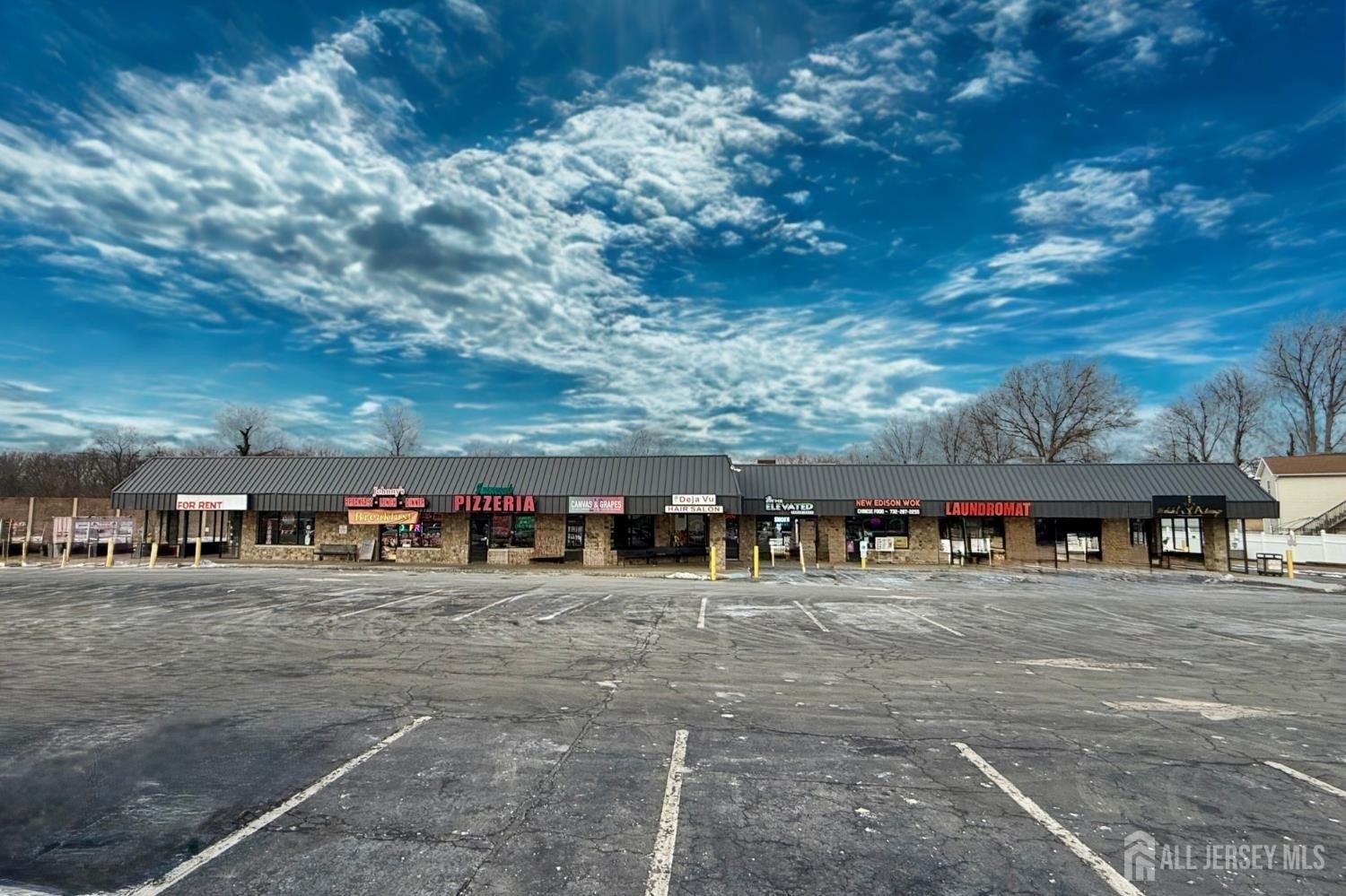 Property Image for 2595 Woodbridge Avenue 1