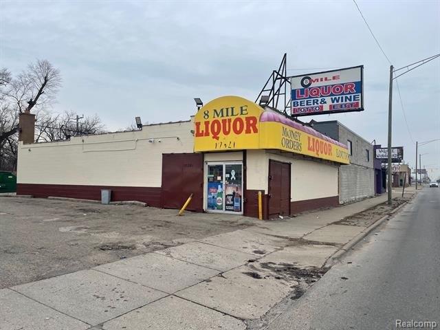 Property Image for 17321 W 8 Mile Road