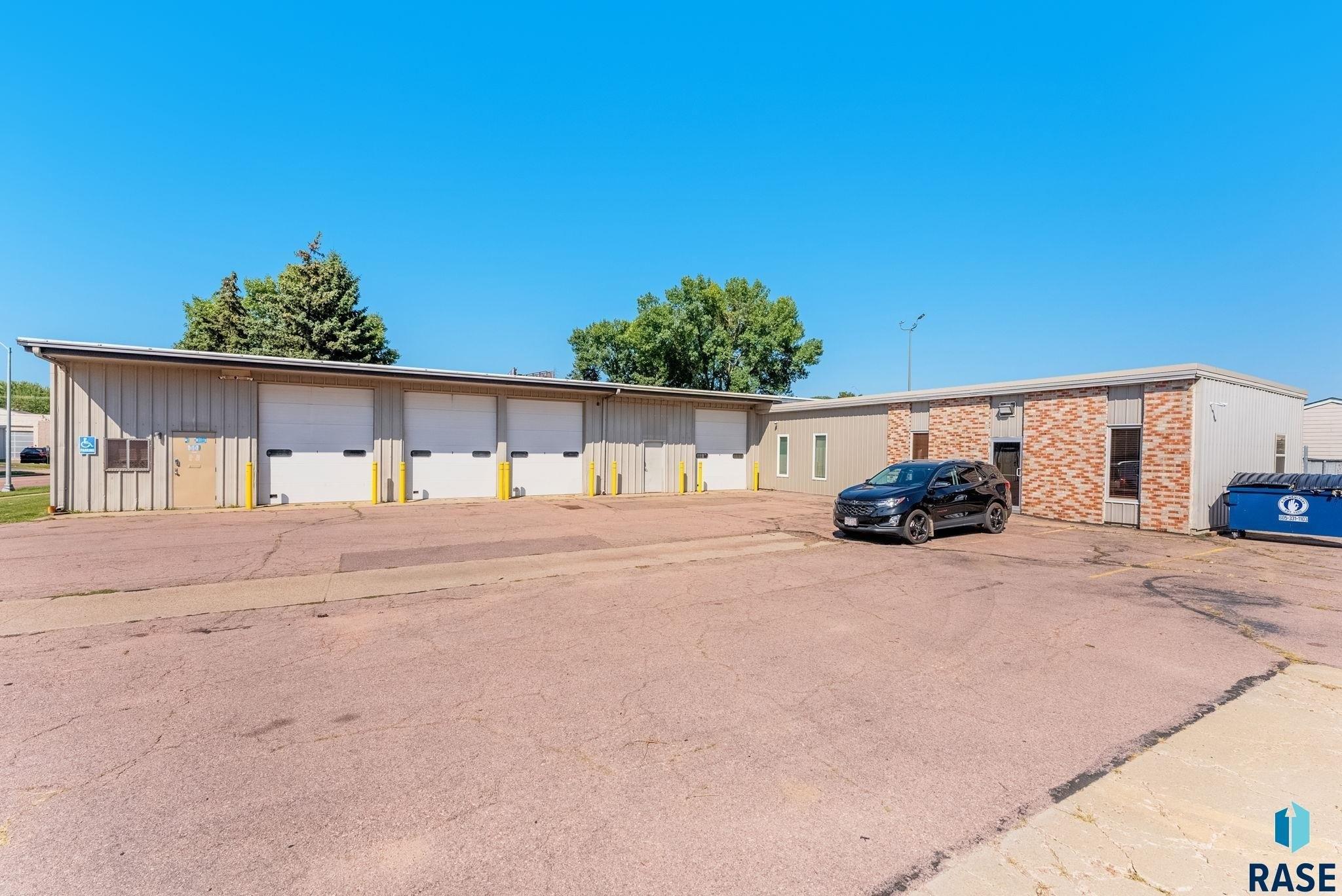 Property Image for 600 S Charlotte Ave