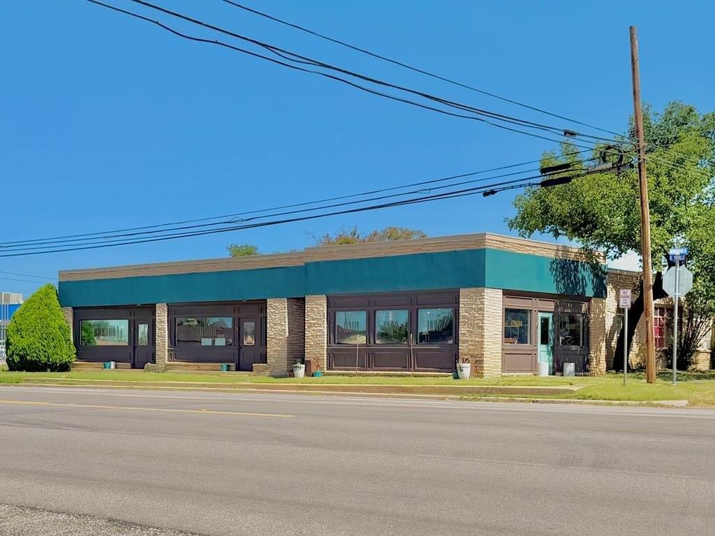 Property Image for 301 W Young St