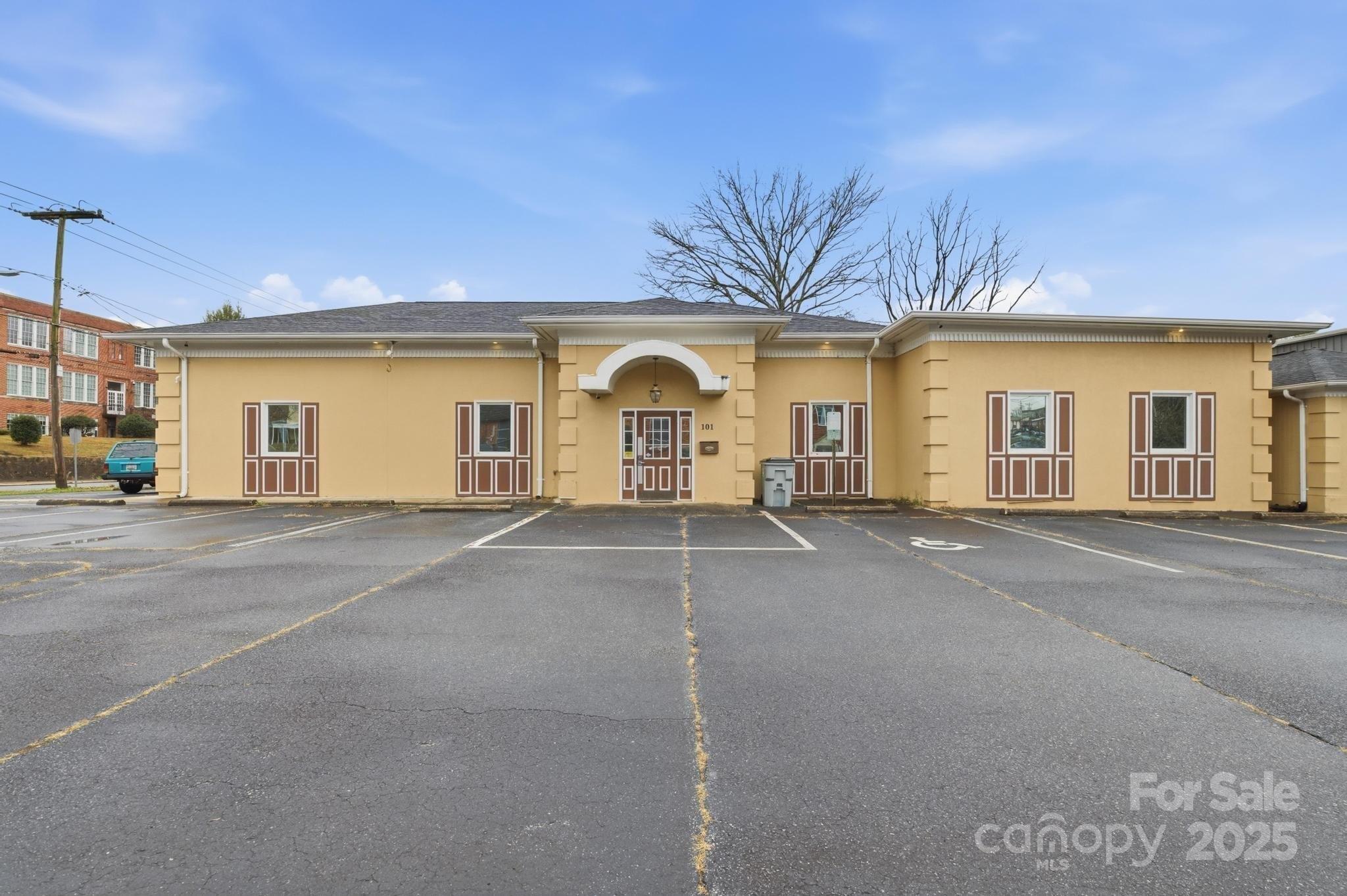 Property Image for 101 Willow Street NW