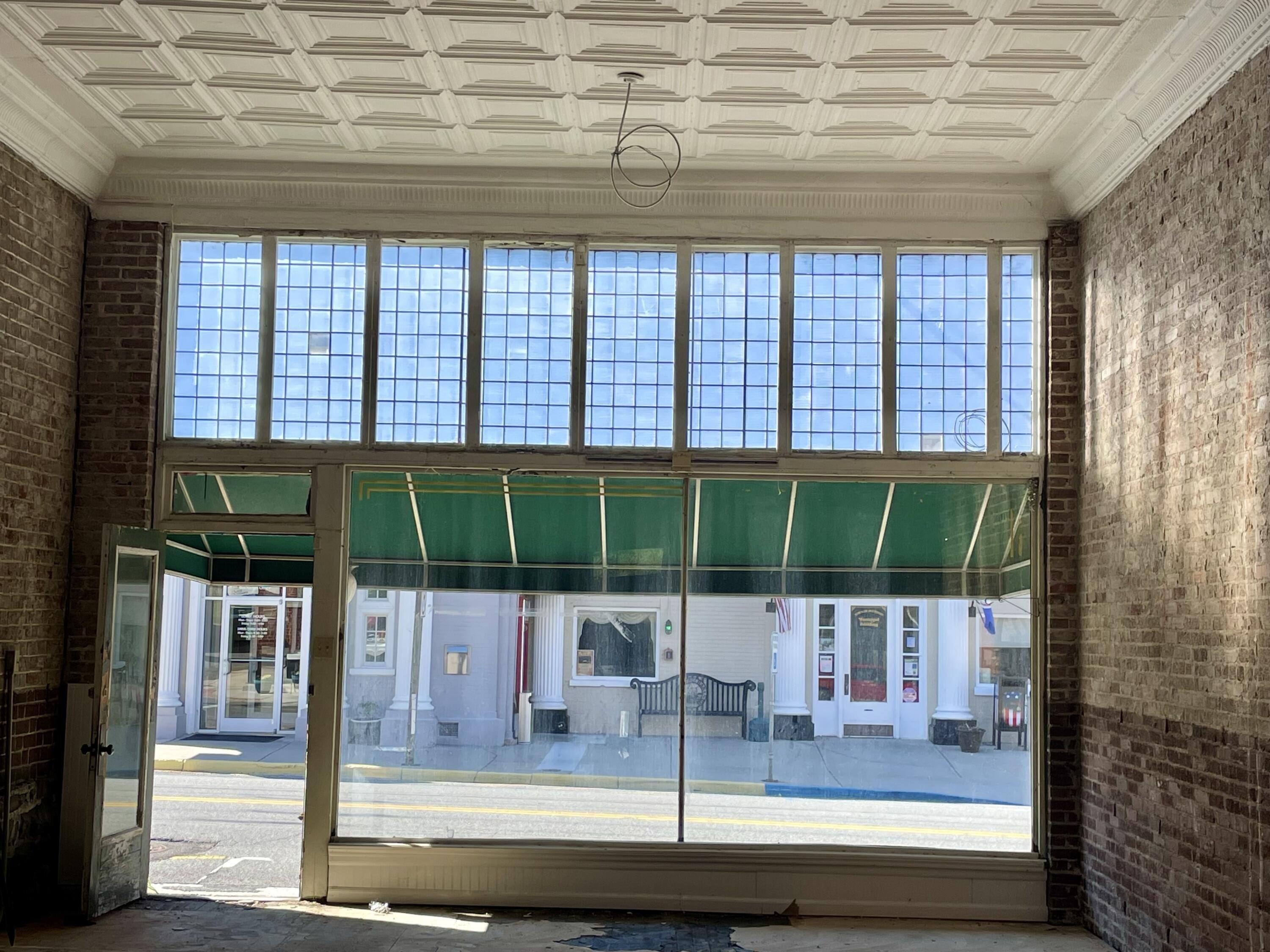 Property Image for 19752 Main St