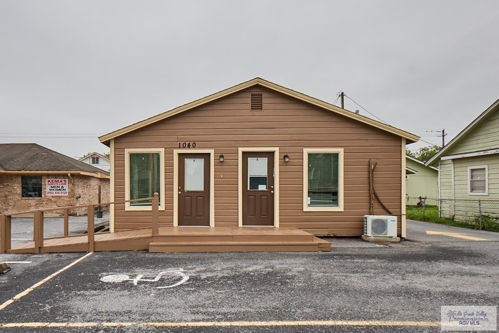 Property Image for 1040 N Sam Houston