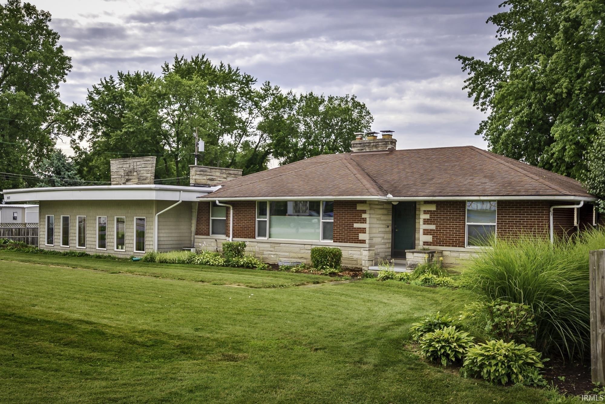 Property Image for 207 W Lincoln Highway