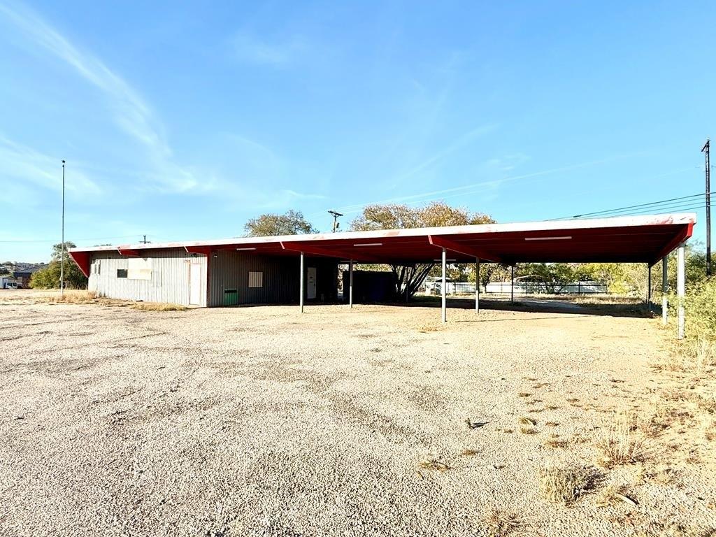 Property Image for 1709 E Coliseum Dr