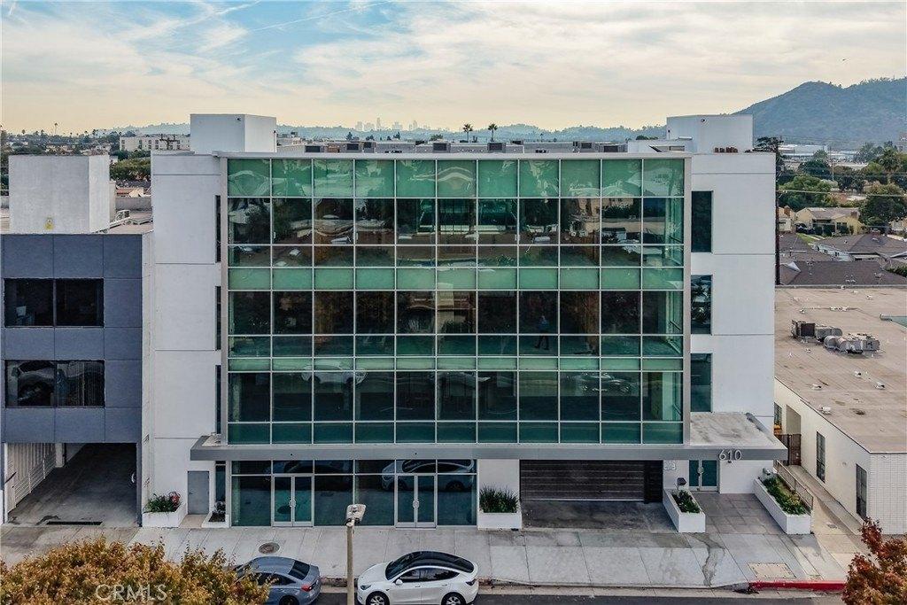 Property Image for 610 W Broadway