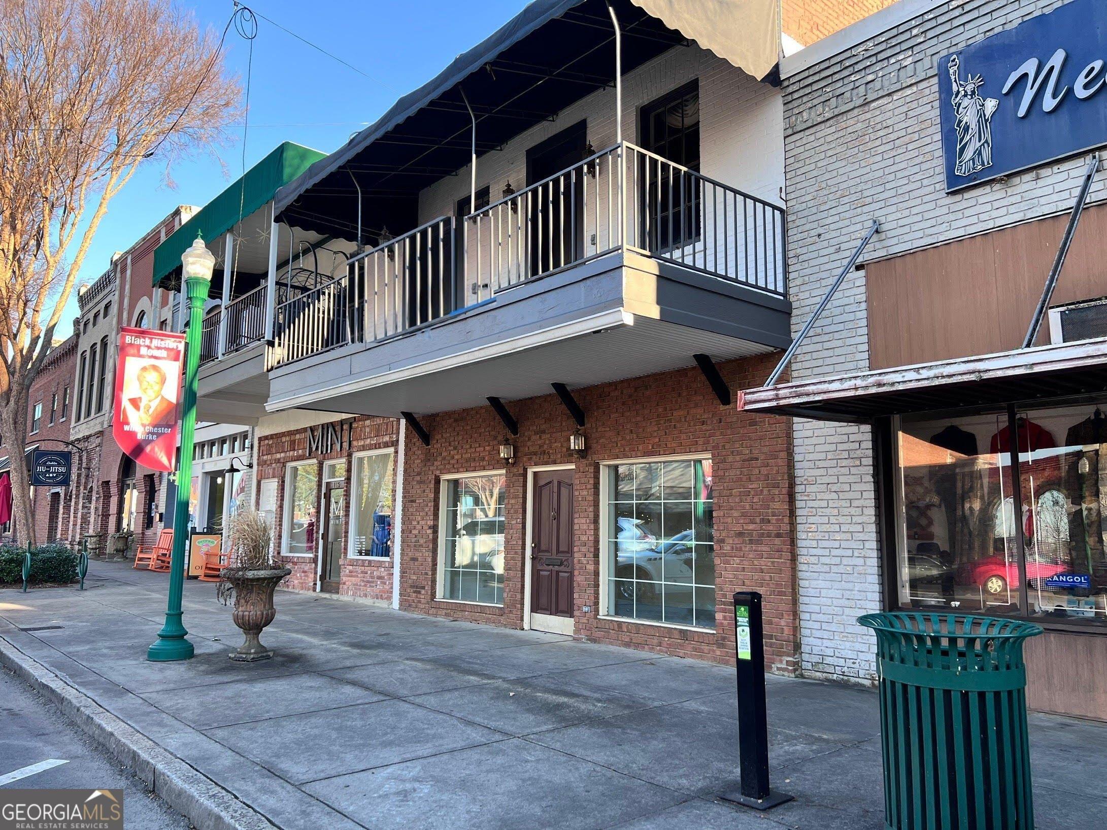 Property Image for 118 W Jackson Street