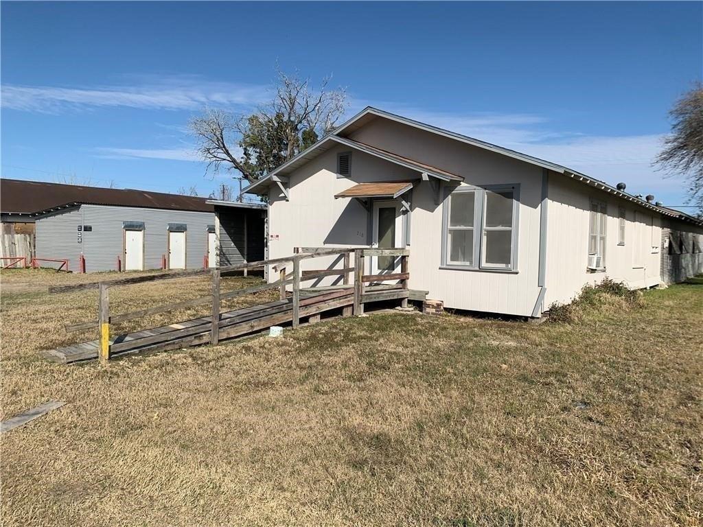 Property Image for 218 E Hoffman Ave