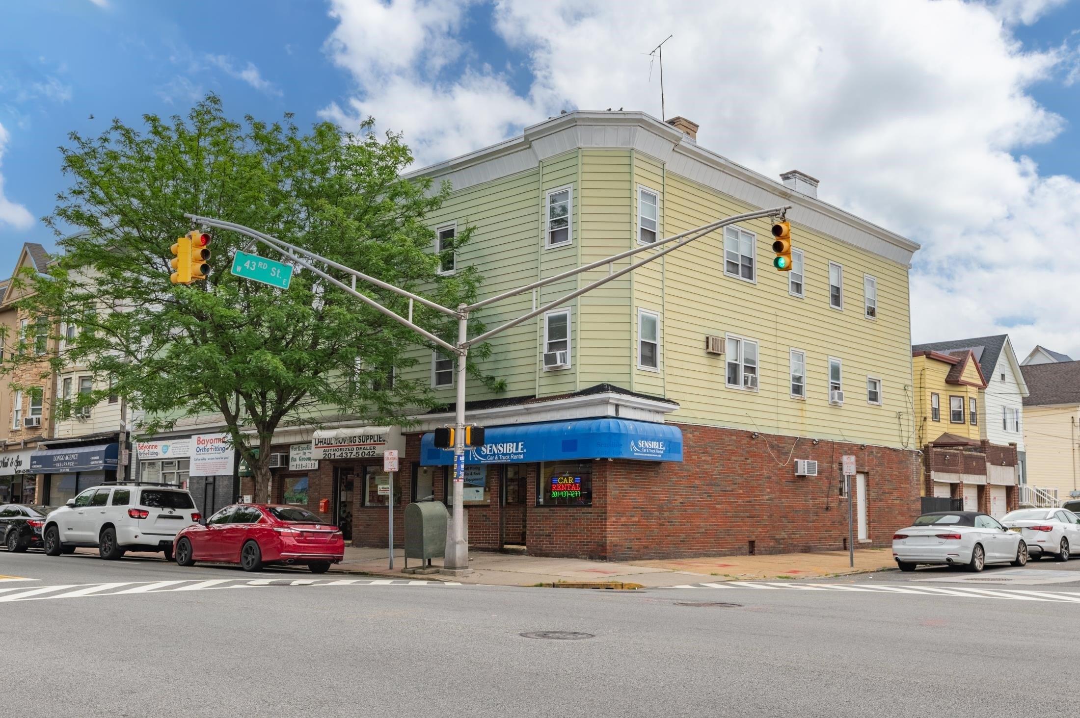 Property Image for 910-912 Broadway