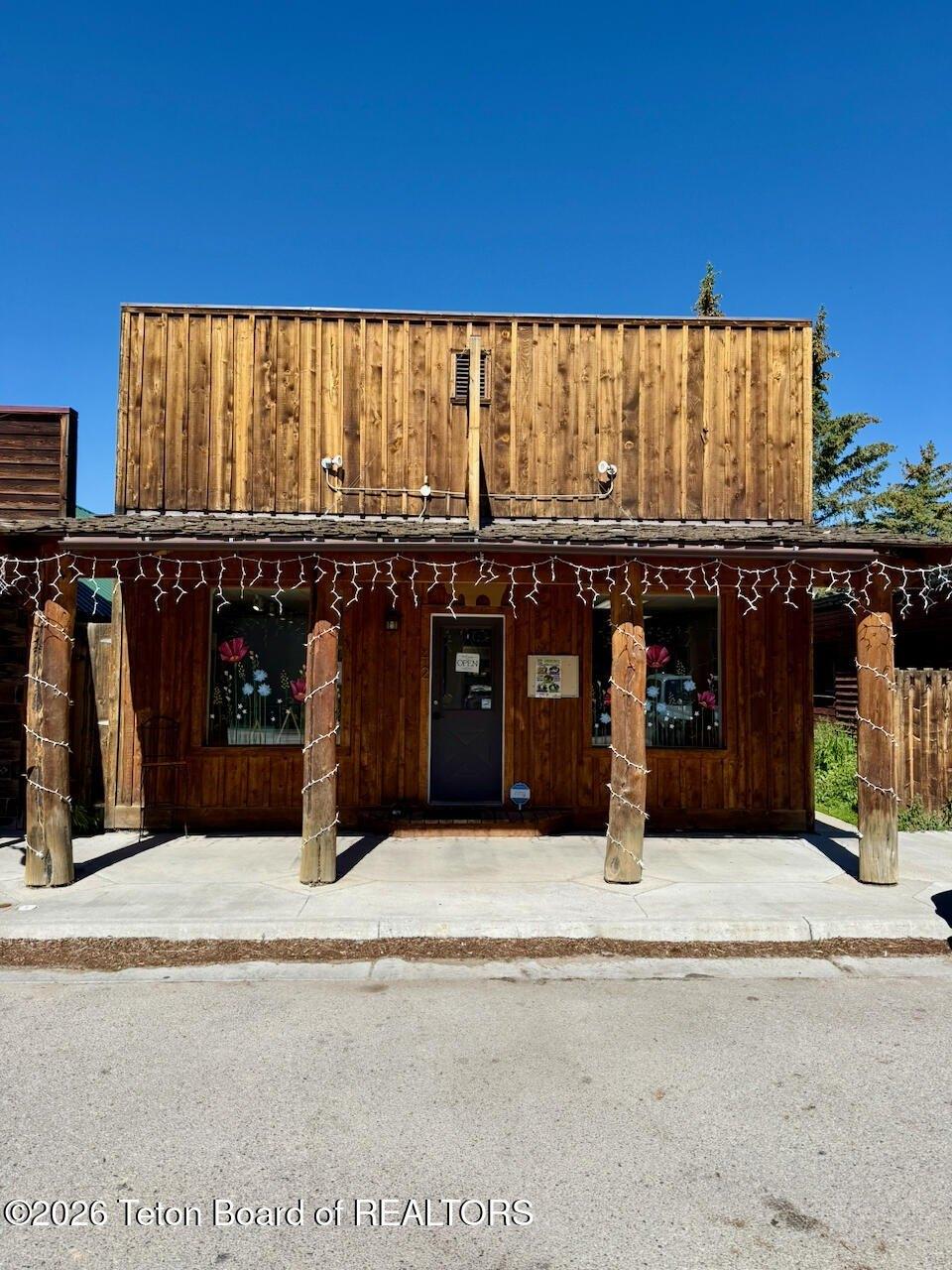 Property Image for 42 N FRANKLIN Avenue