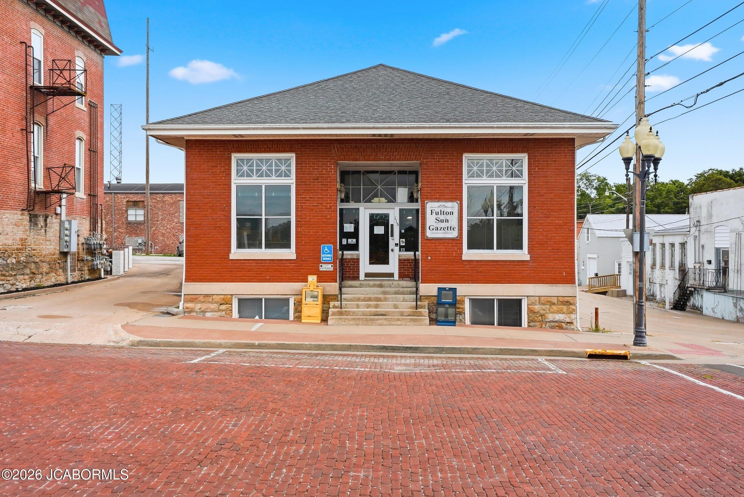 Property Image for 115 E 5TH Street