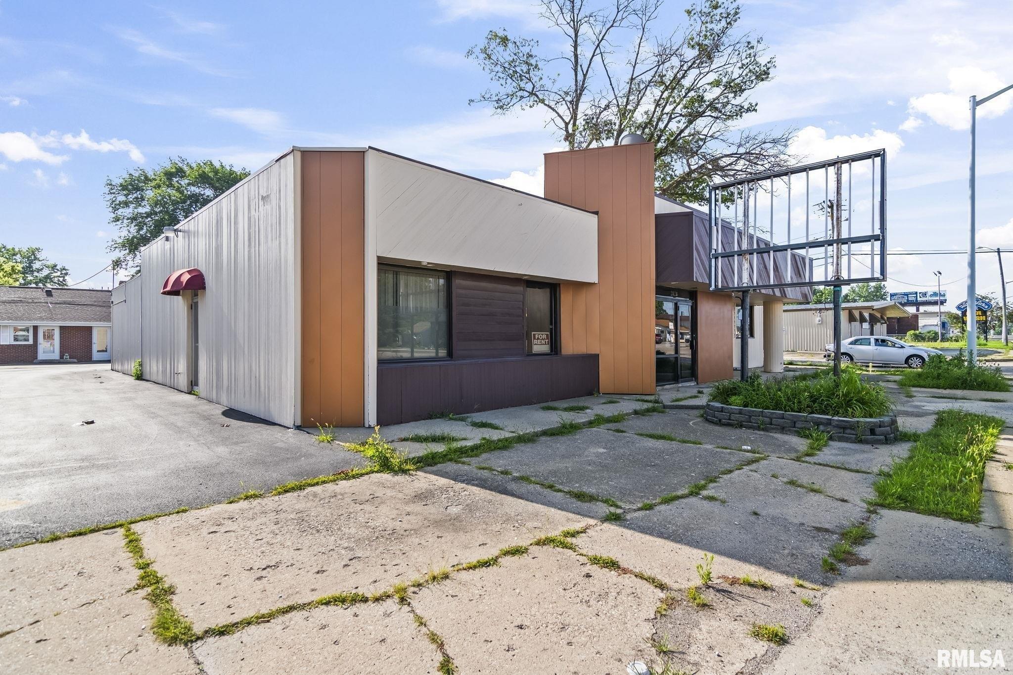 Property Image for 2828 S MACARTHUR Boulevard