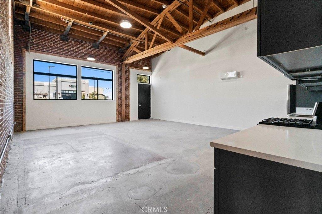 Property Image for 1901 S Pacific Avenue 4