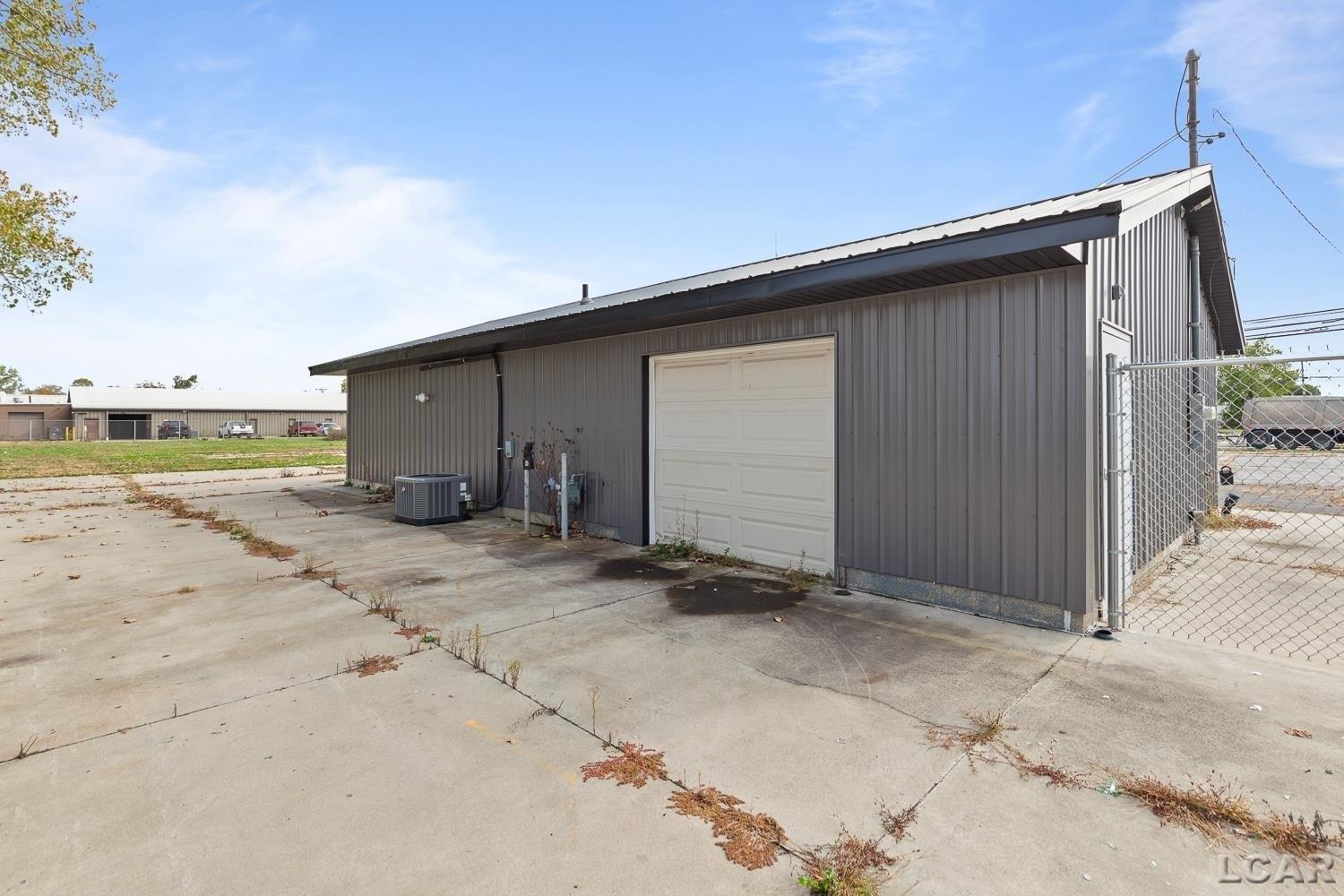 Property Image for 1105 E Beecher 1107 E Beecher