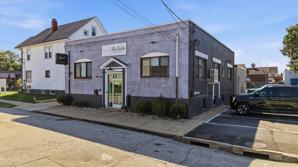 Property Image for 41 Rolfe Square, Cranston, RI 02910