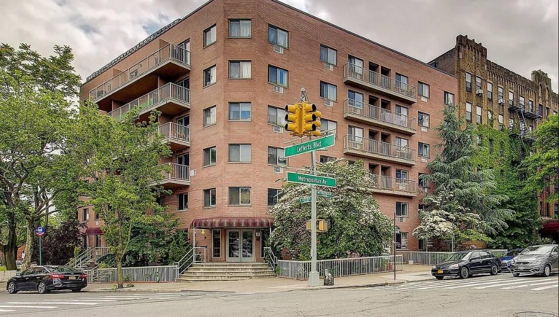 Property Image for 11882 Metropolitan Ave 1B
