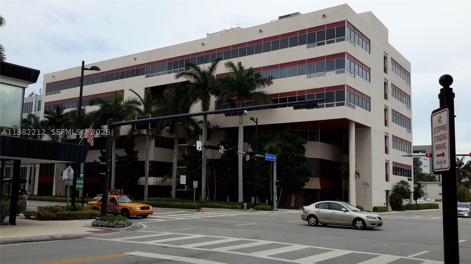Property Image for 1111 N Kane Concourse 500