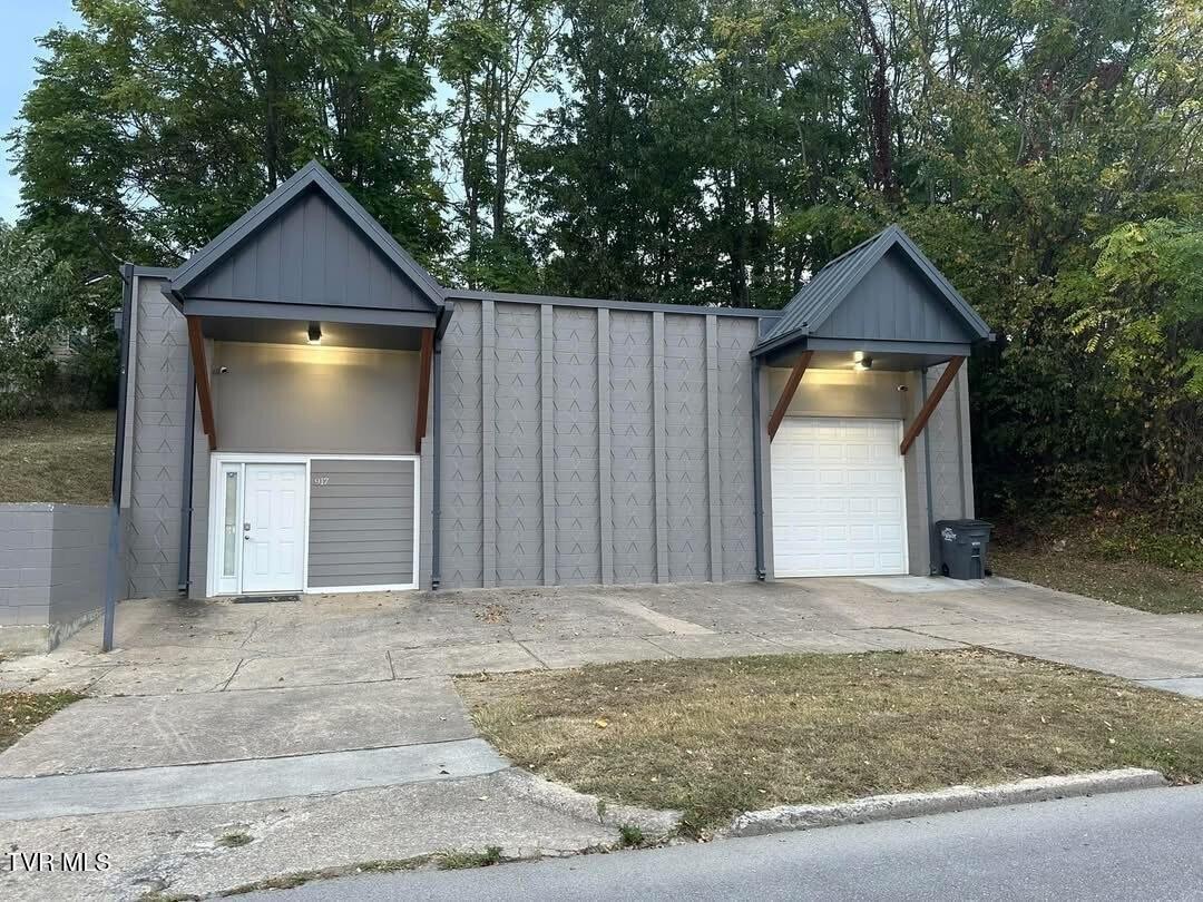 Property Image for 917 E Sullivan Street