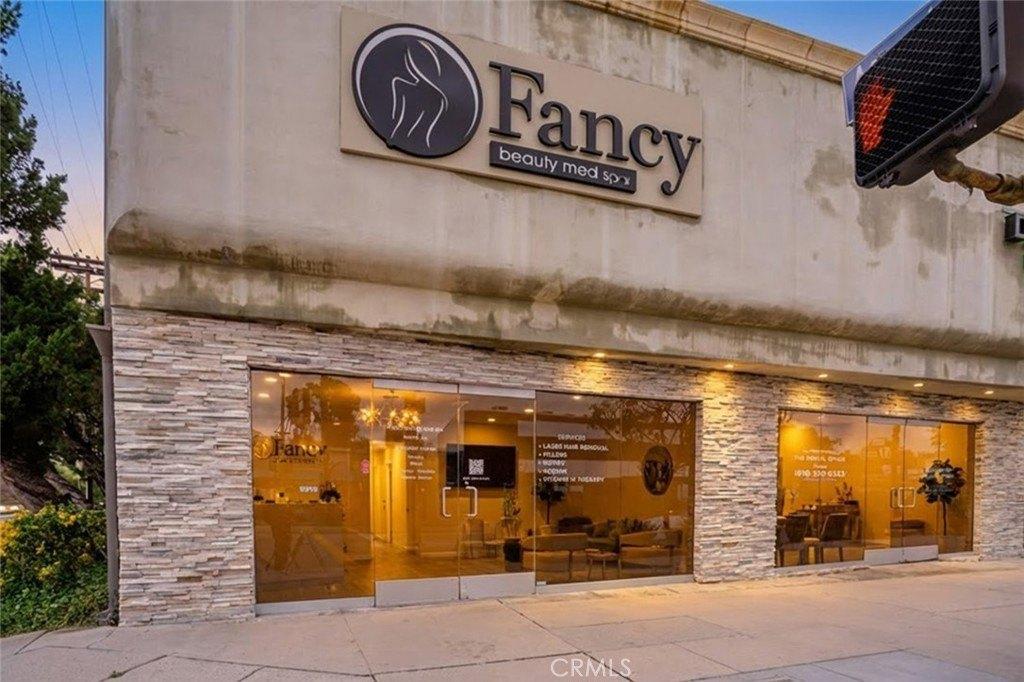 Property Image for 17071 Ventura Boulevard