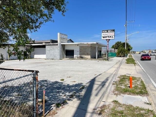 Property Image for 2808 S Harbor City Boulevard