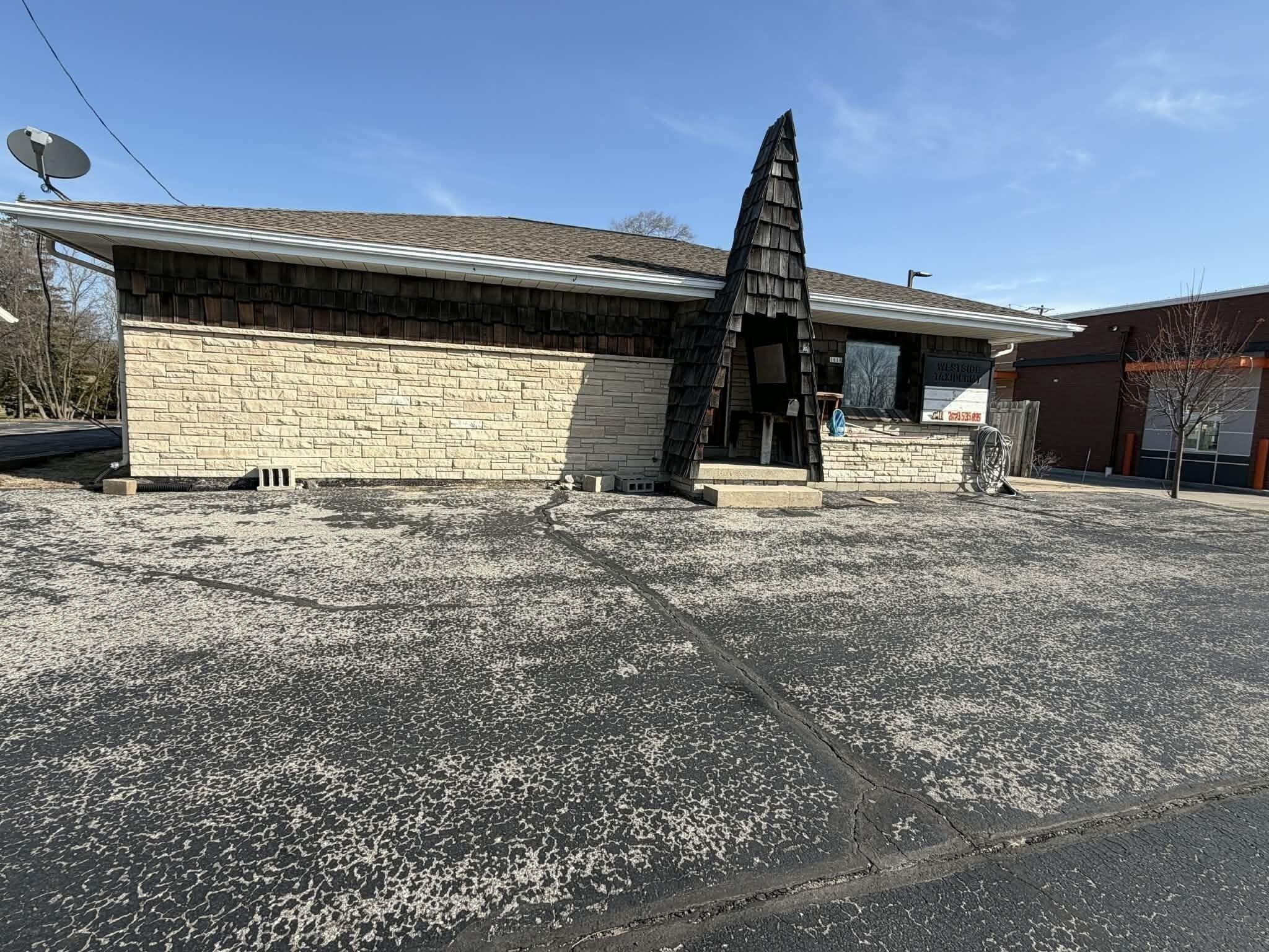 Property Image for 1618 W Washington St