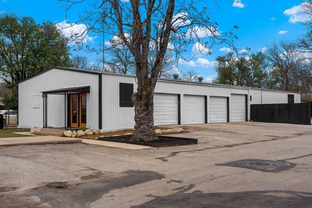 Property Image for 2610 Memorial Blvd