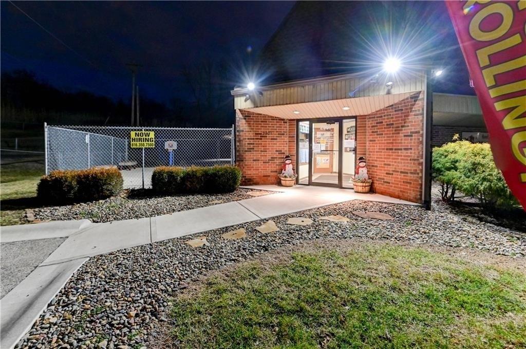 Property Image for 2901 M 291 Frontage Road