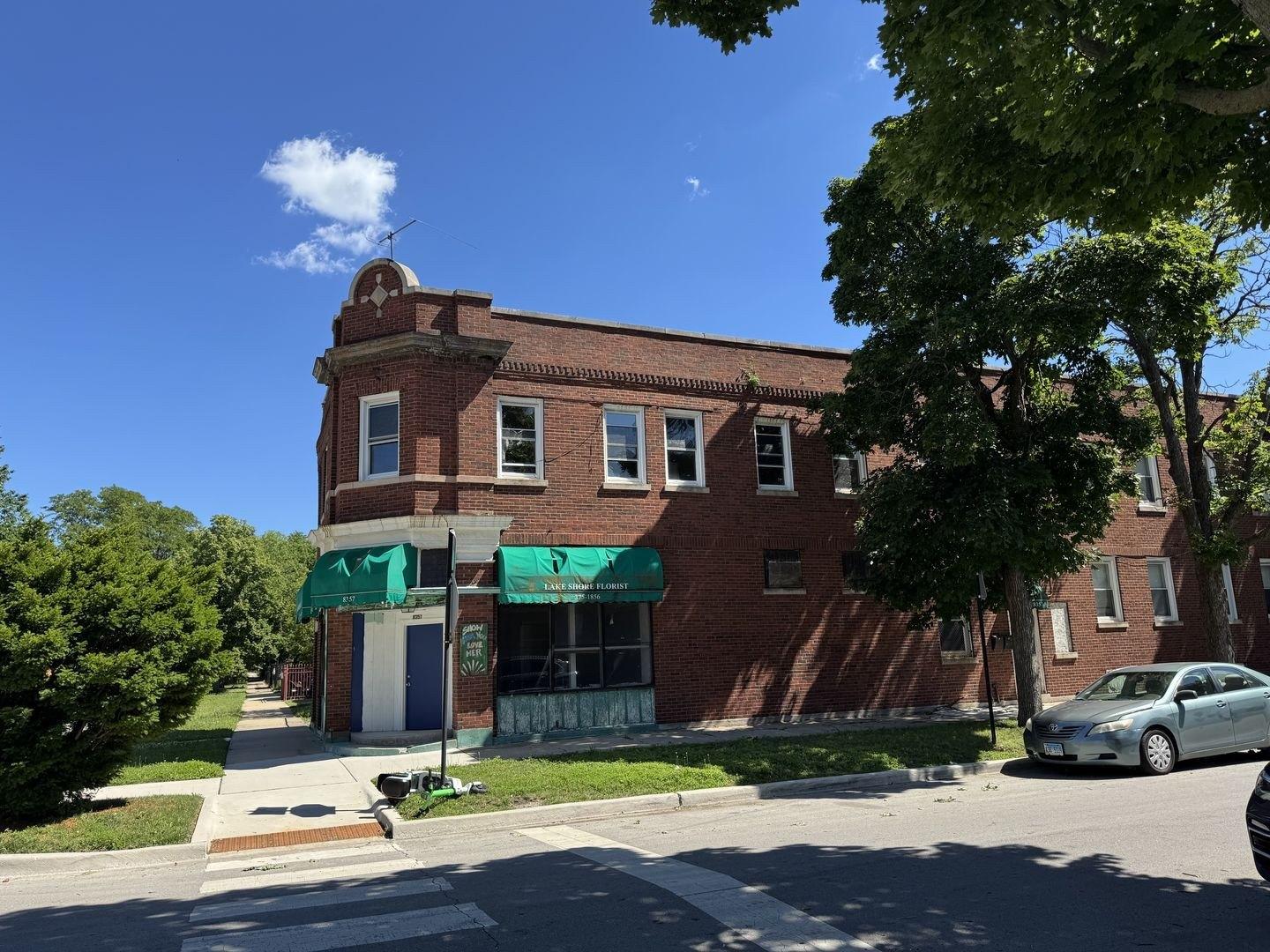 Property Image for 8357 S Marquette Avenue