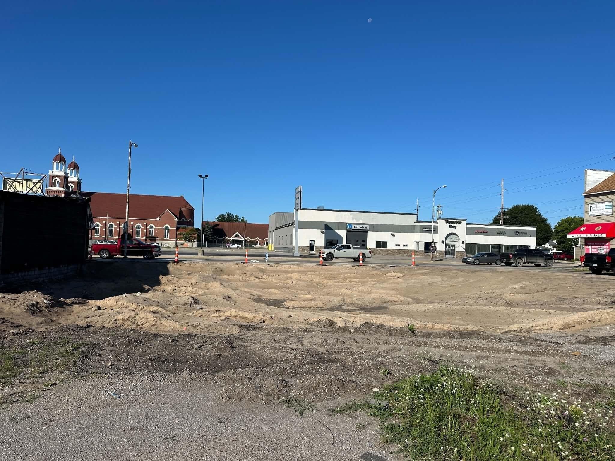 Property Image for 819-827 W Chisholm Street