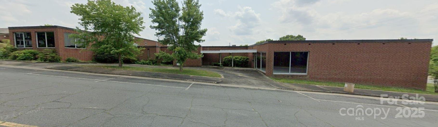 Property Image for 241 W North Street