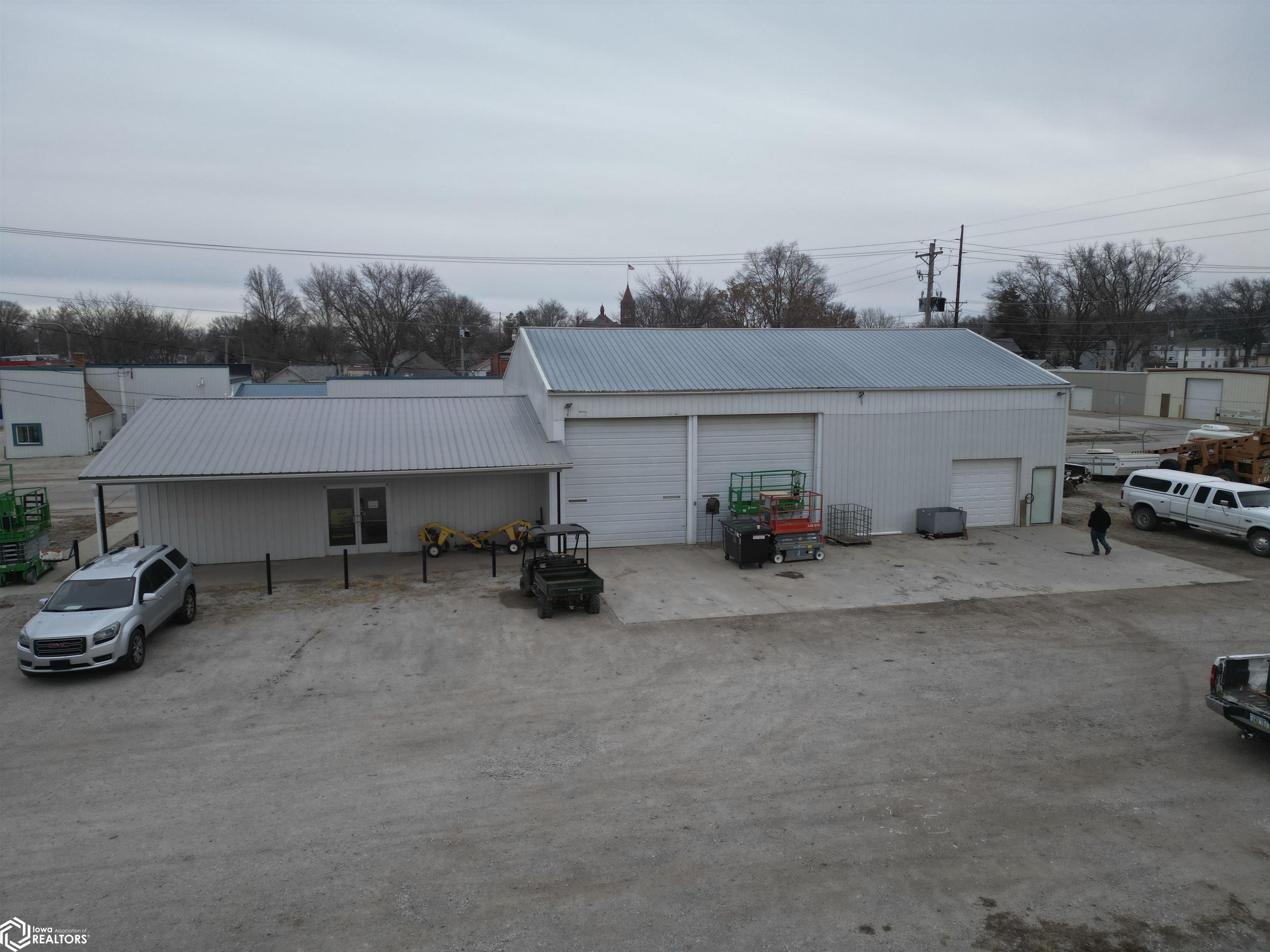 Property Image for 106 W Market Street