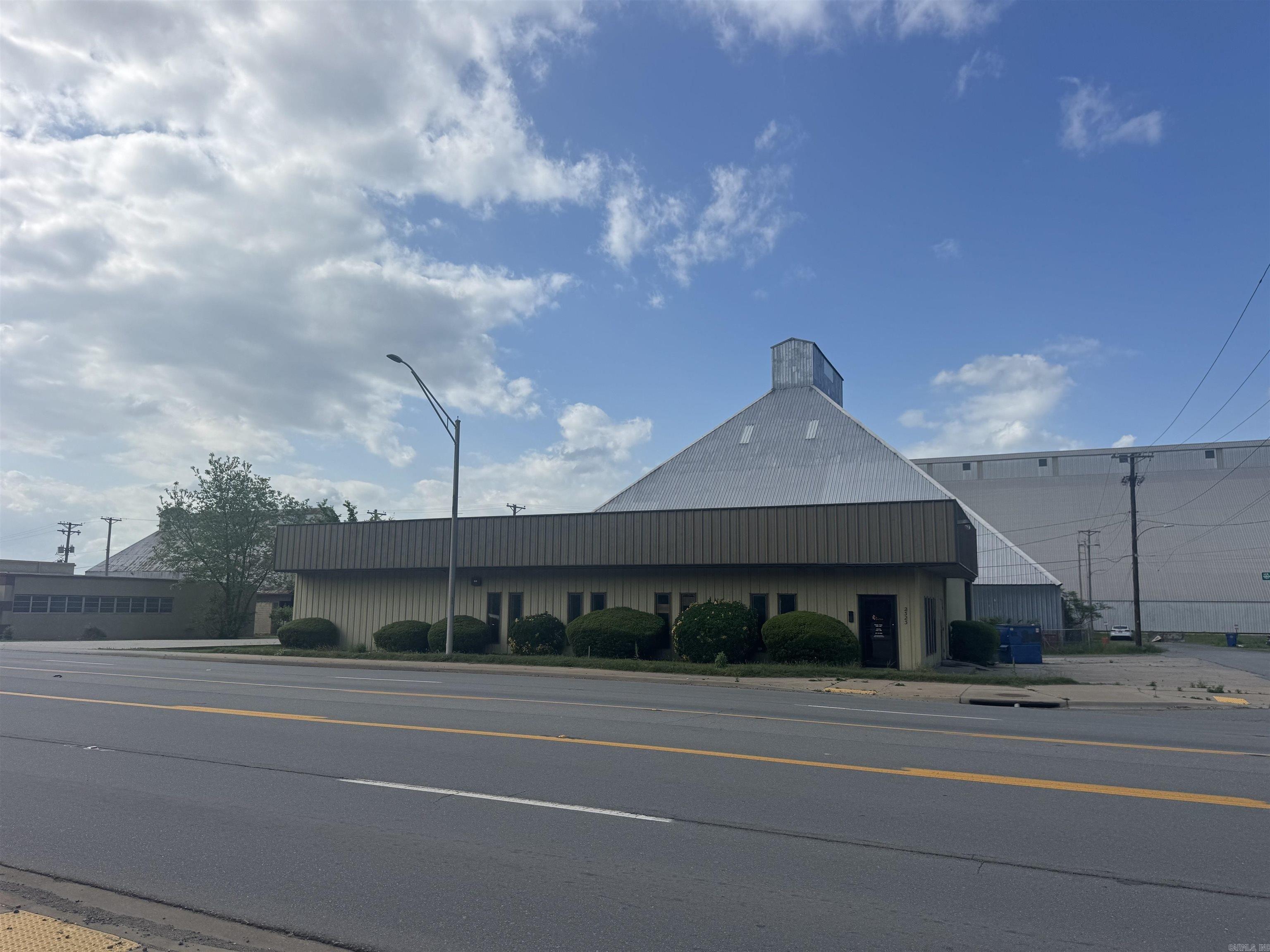 Property Image for 2323 E Broadway Street