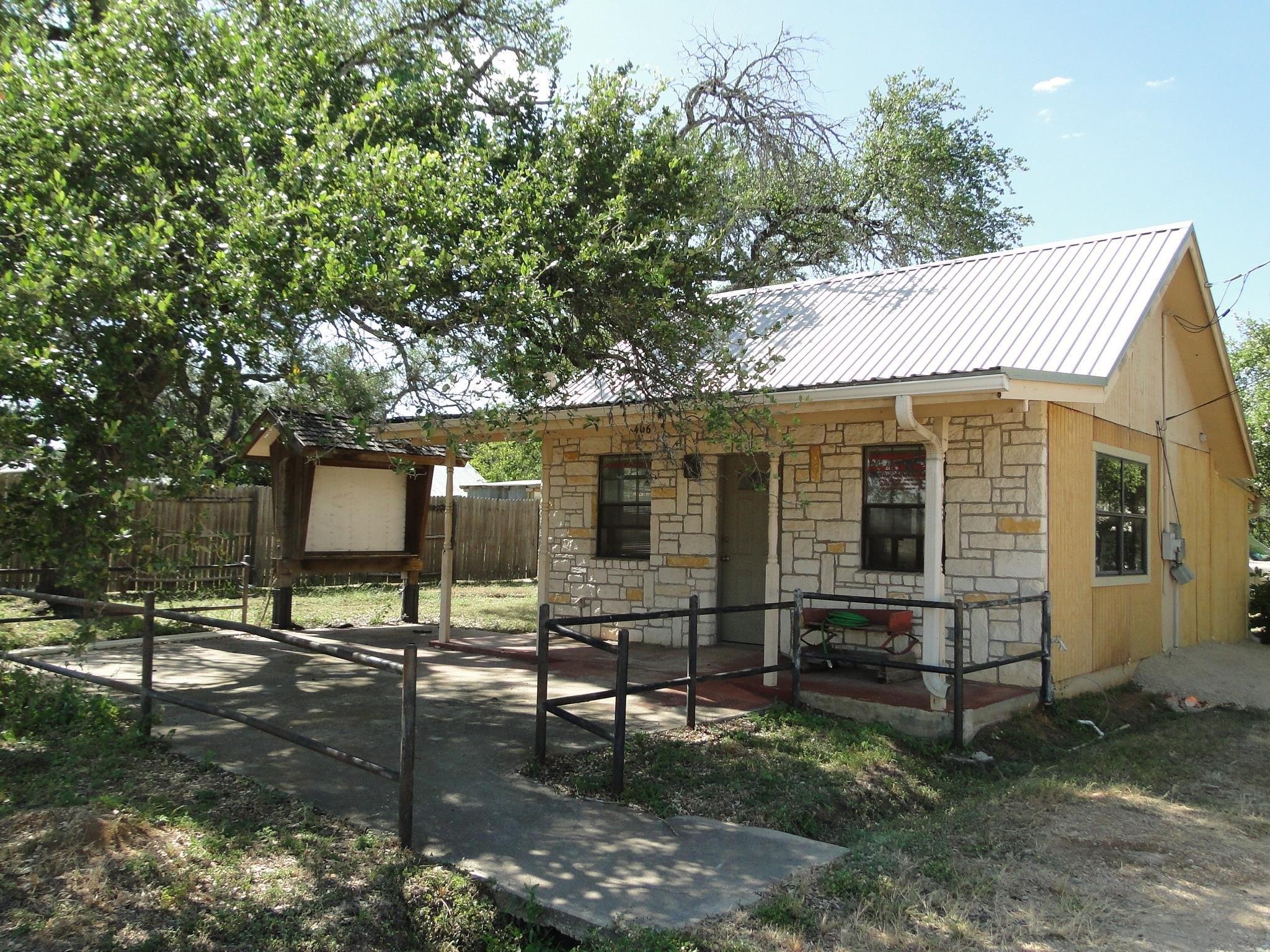 Property Image for 406 W Main St