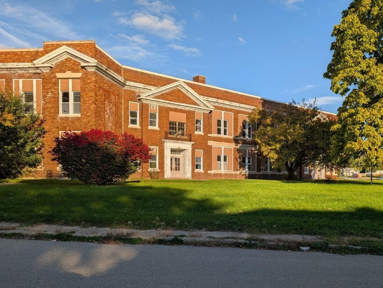 Property Image for 800 E Mcdevitt Avenue