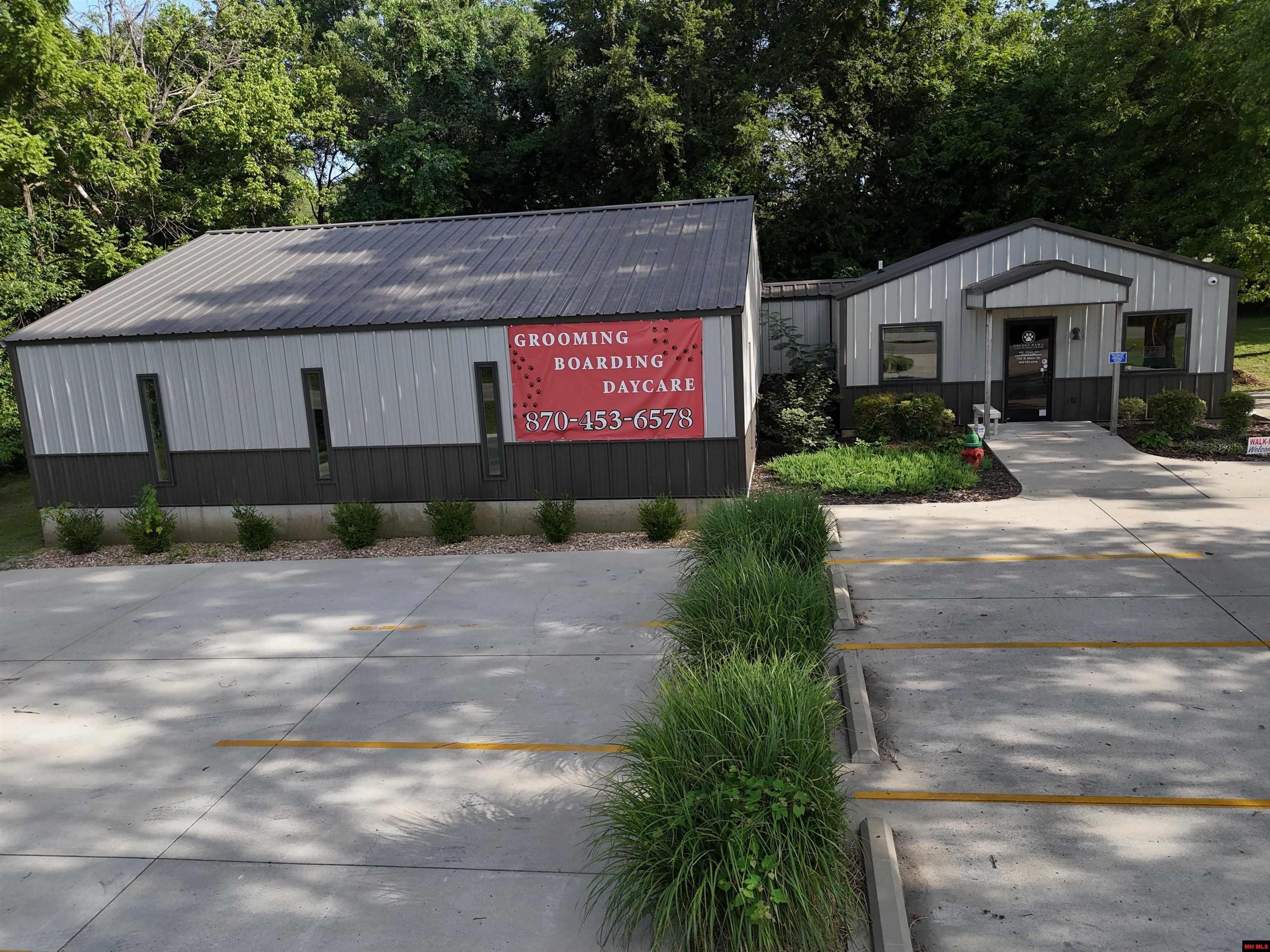 Property Image for 702 E Main Street