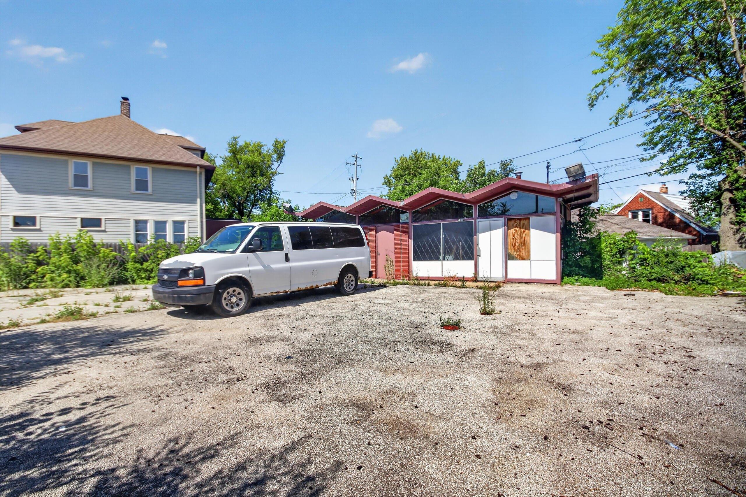 Property Image for 5850 W Appleton Ave