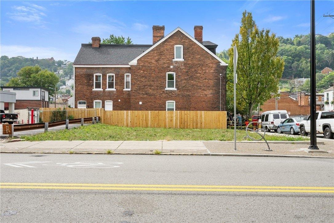 Property Image for 1100 E Carson Street