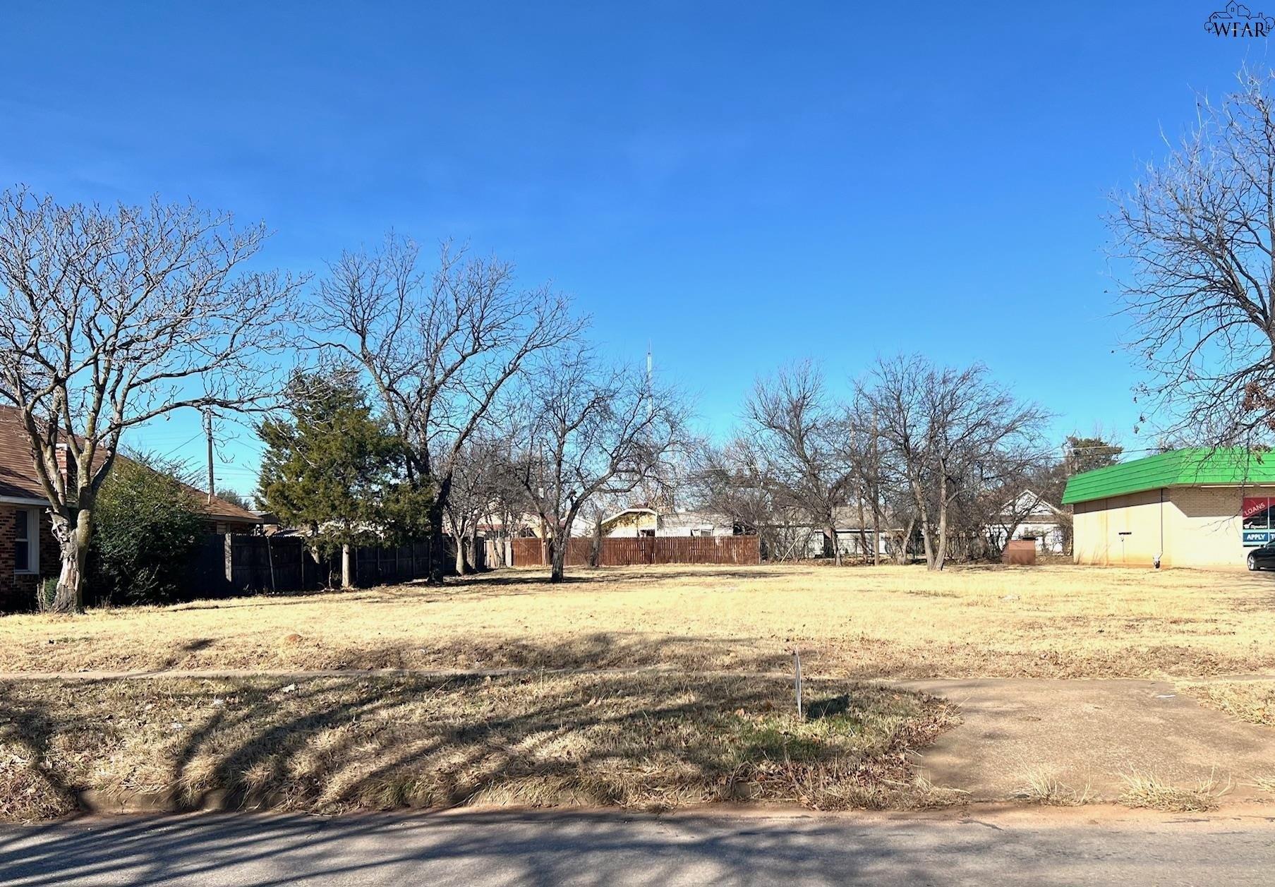 Property Image for 1804-1806 Kemp Boulevard