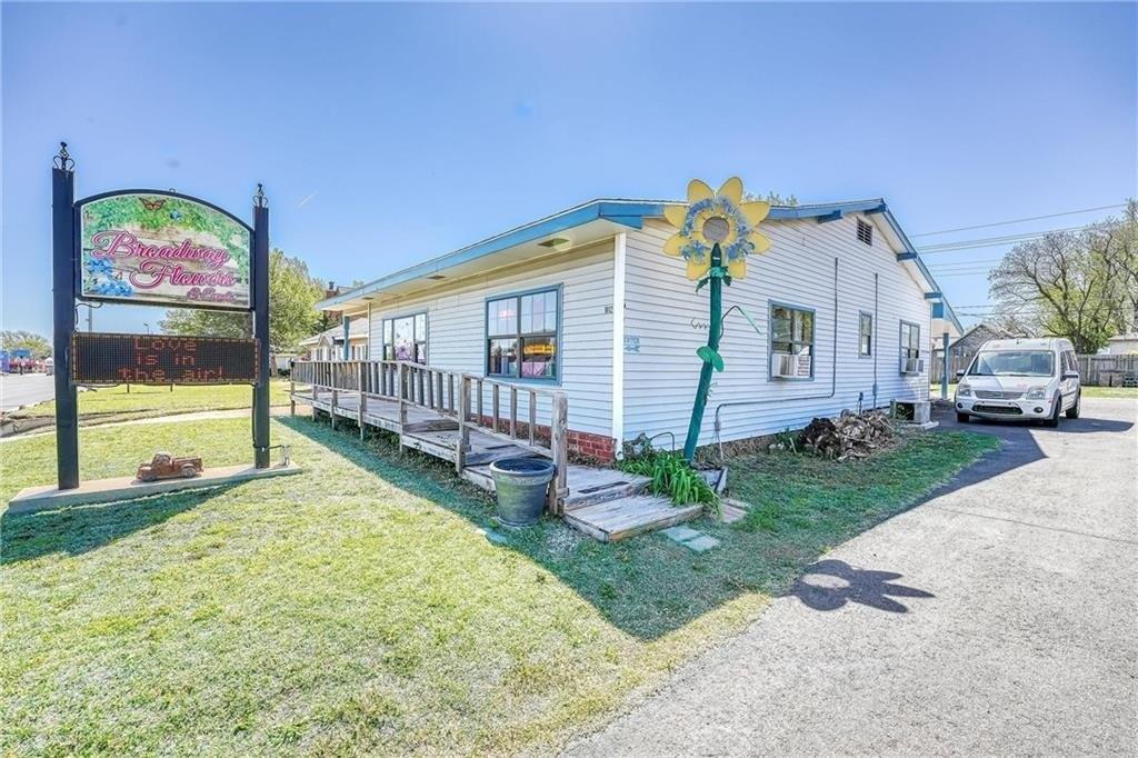 Property Image for 1012 W 3rd Street