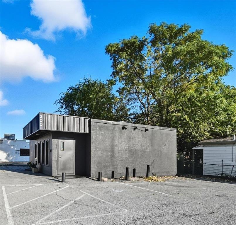 Property Image for 300 E Pennsylvania Avenue