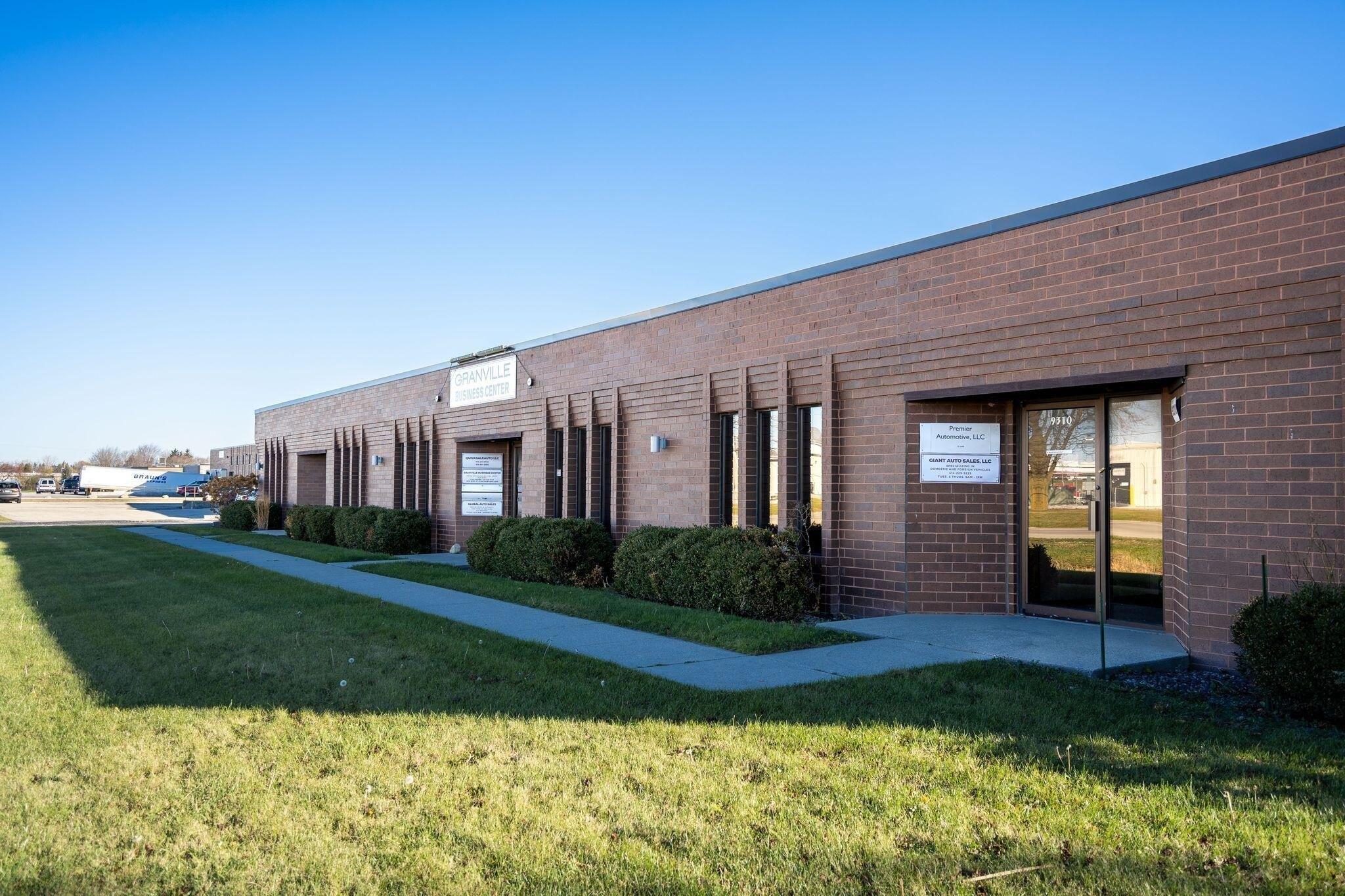 Property Image for 9310 N 107th St A109