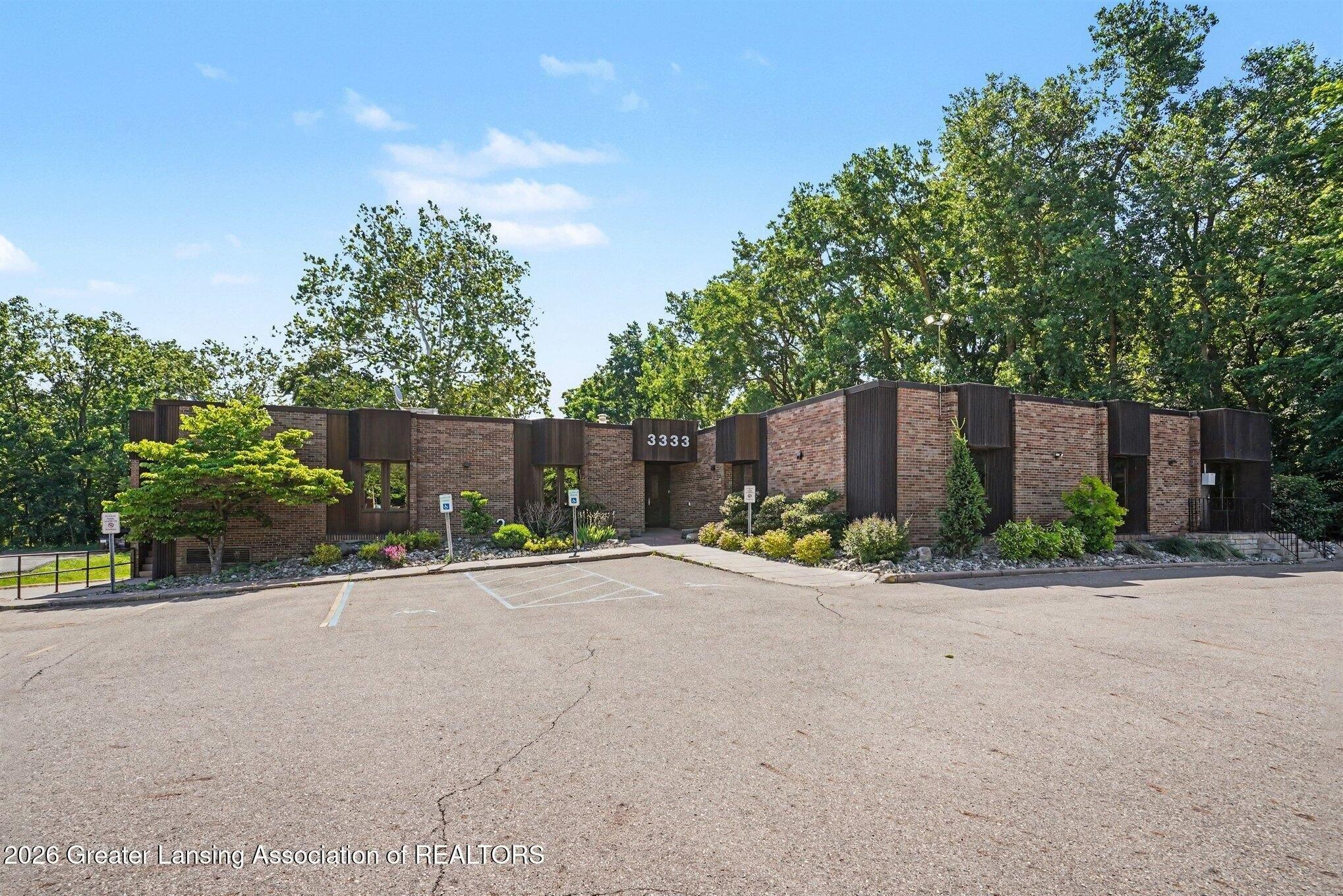 Property Image for 3333 S Pennsylvania Avenue 3