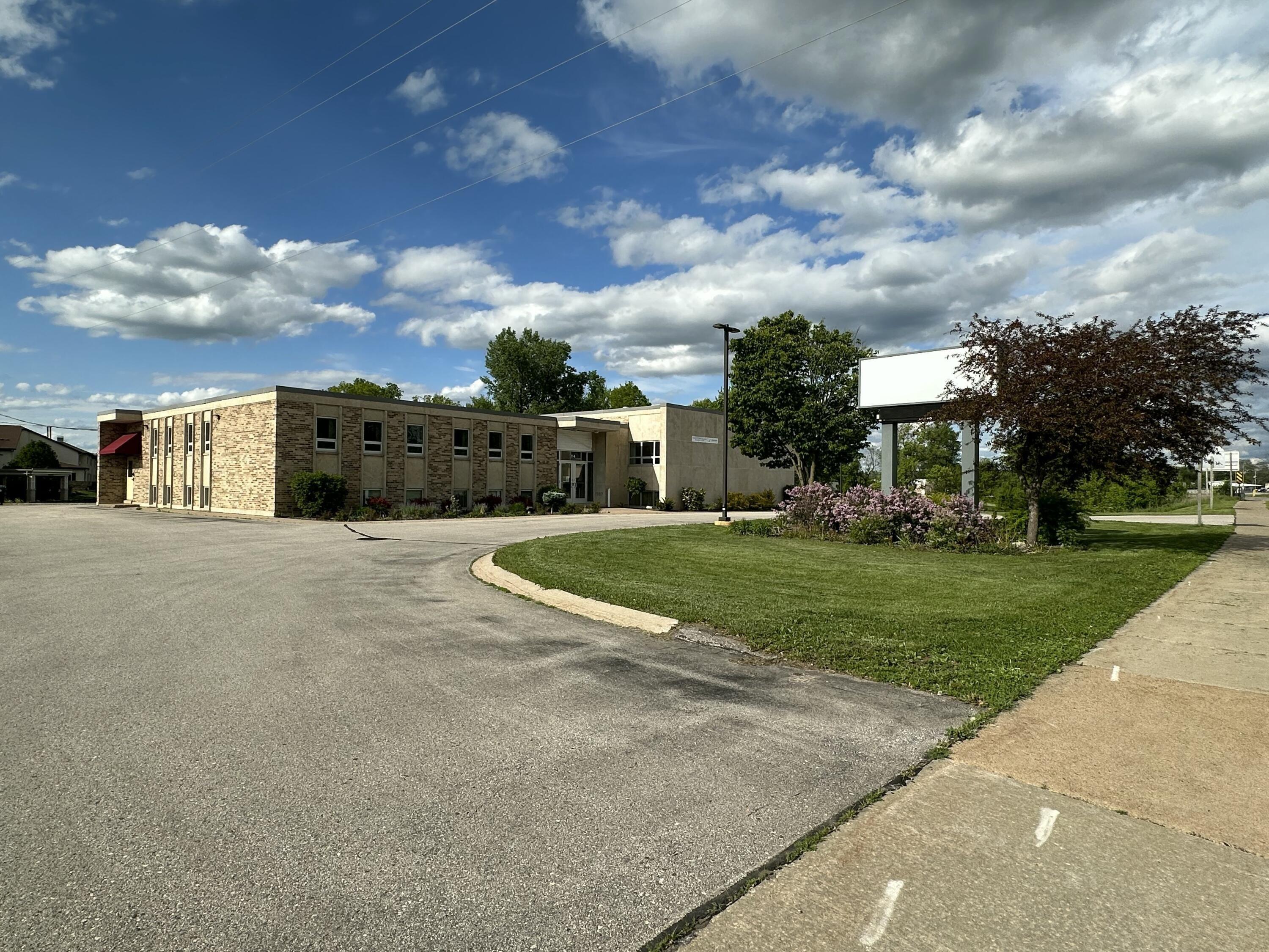 Property Image for 114 E Wisconsin St